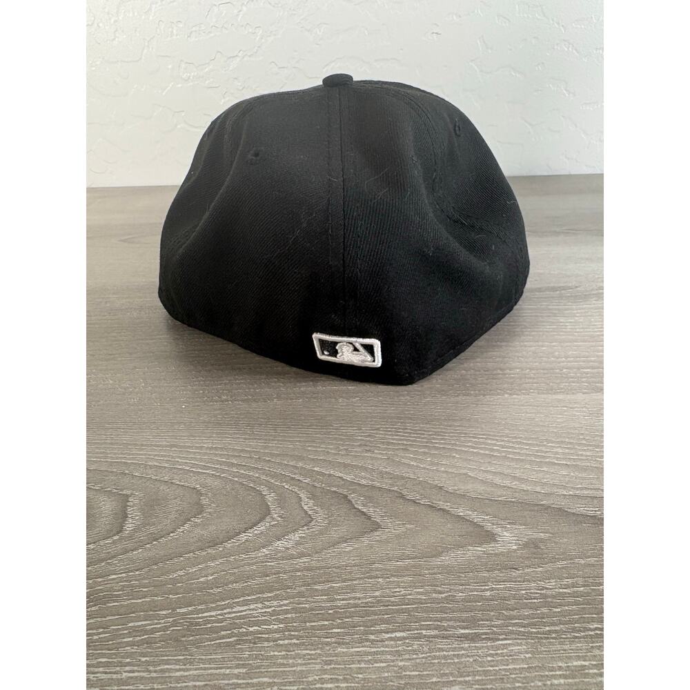 St Louis Cardinals MLB New Era Black Men's Fitted Hat Cap Size 7 1/4- EUC - Picture 3 of 5